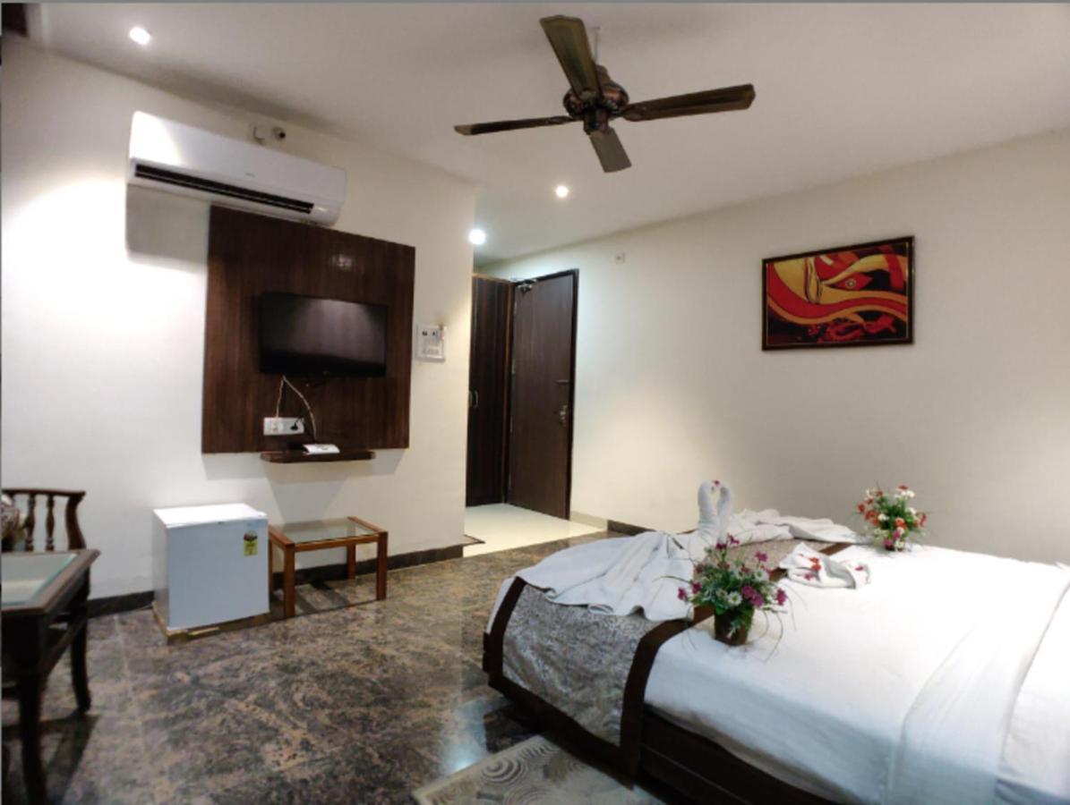 Hotel Badrika Inn Rewa Zewnętrze zdjęcie
